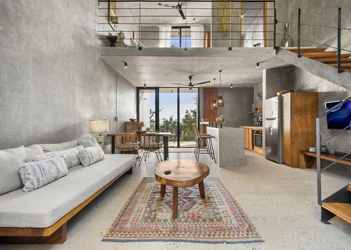 Tl1 Bright Stylish Loft With Views